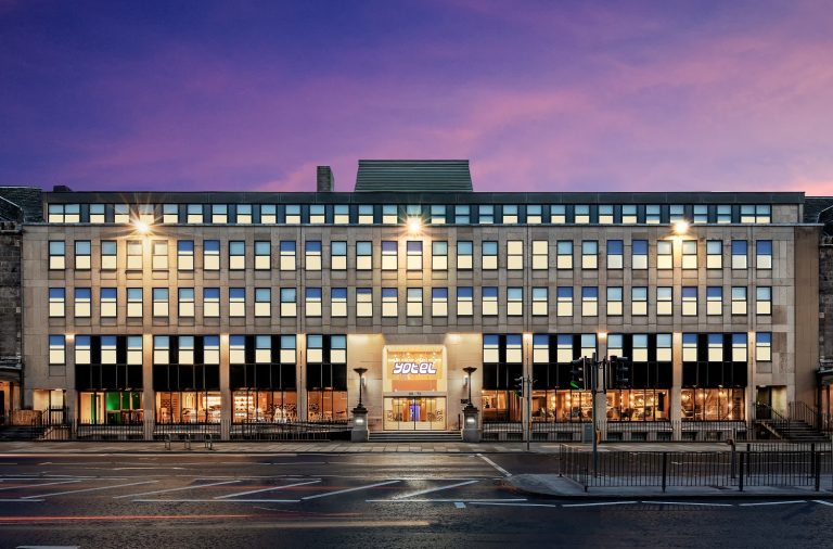 Roca YOTEL Bathrooms