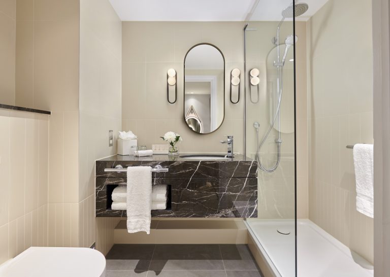 Hyatt opens Hyatt Regency London Stratford & Hyatt House London Stratford Bathroom_Review_Hywatt_Statford
