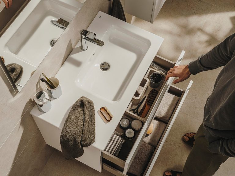 Roca introduces Aleyda, its latest bathroom furniture collection Aleyda Roca