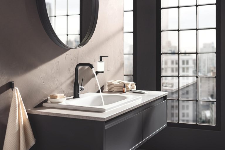 GROHE_Essence_ Baisn_Mixer_Phantom