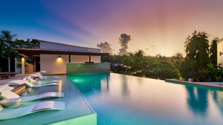 Hyatt announces plans to add hotels in Europe, Africa & Middle East Bathroom-Review-Hyatt-Regency