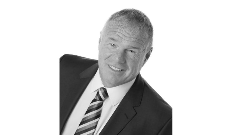 Bathroom-Review-darren-allison-md-Frontline-Bathrooms.