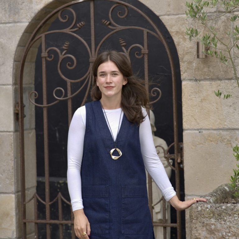 Bathroom-Review-Ca-Pietra-Isabel-Baker-Social-Media-Manager