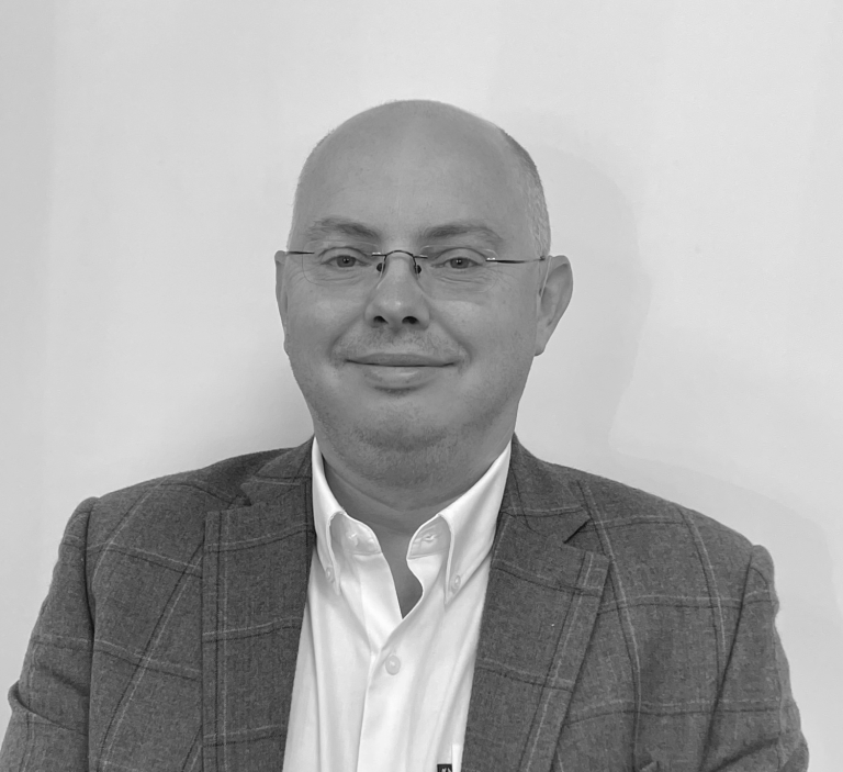 Bathroom-Review-Smiths-Briten-Neil-Game