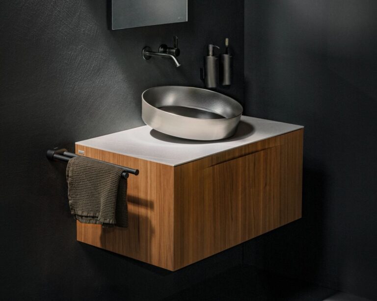 Laufen launches Vitreon Steel washbasins to the UK LAUFEN_TENDO