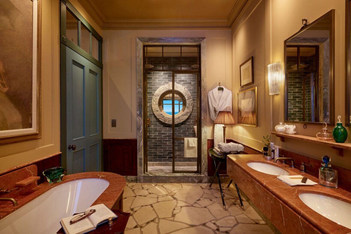 Ca-Pietra-Bathroom-by-De-Rosee